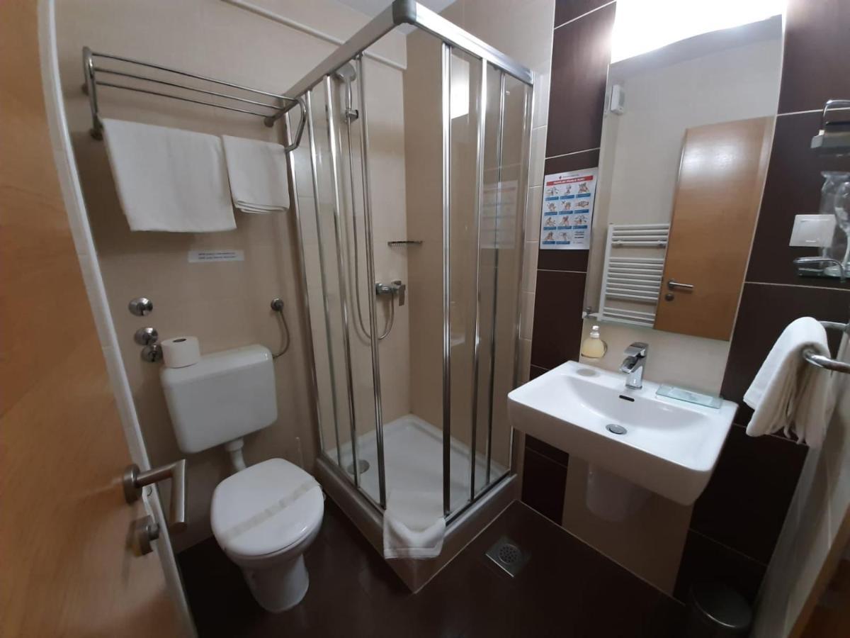 Hotel Garic Garesnica Ngoại thất bức ảnh
