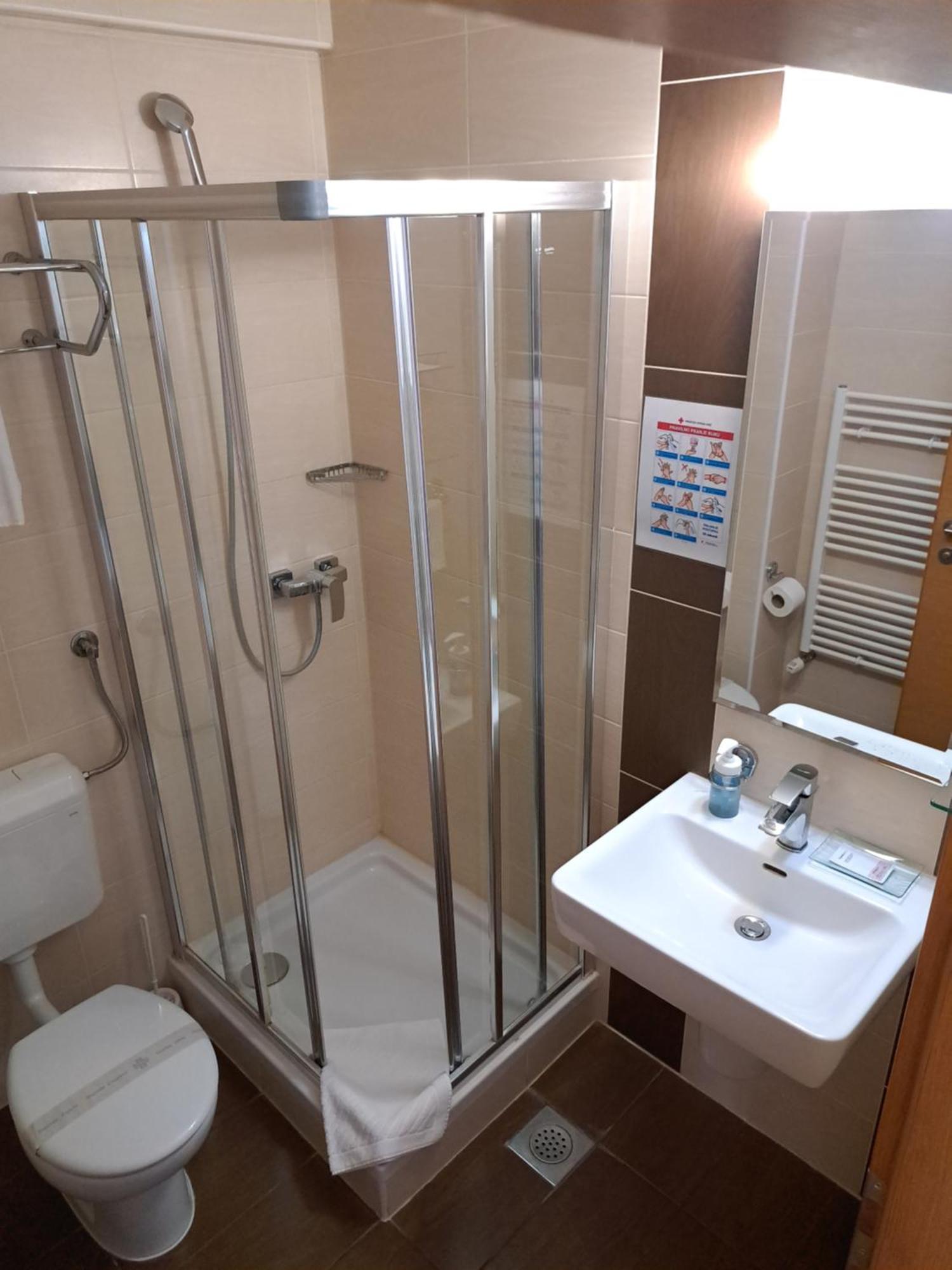 Hotel Garic Garesnica Ngoại thất bức ảnh